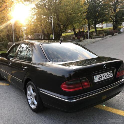 Mercedes E 240 2001, 286,000 km - 2.4 л - Qəbələ