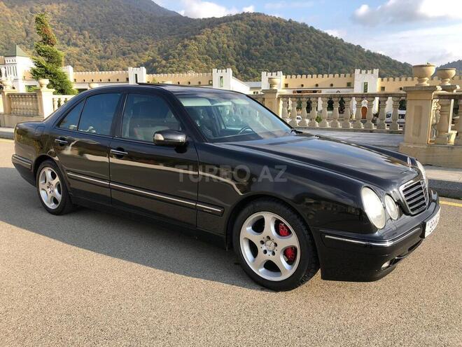 Mercedes E 240 2001, 286,000 km - 2.4 л - Qəbələ