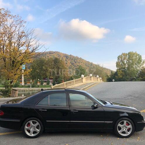 Mercedes E 240 2001, 286,000 km - 2.4 л - Qəbələ