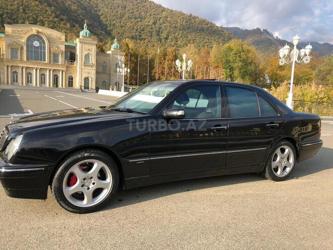 Mercedes E 240 2001, 286,000 km - 2.4 л - Qəbələ