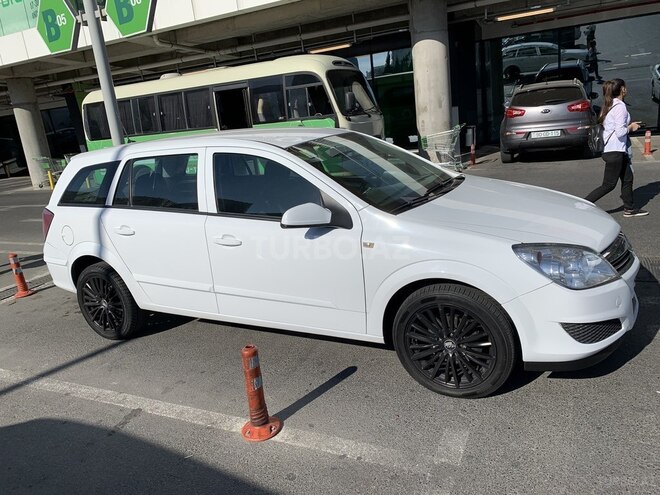 Opel Astra 2009, 147,000 km - 1.7 л - Bakı
