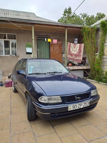 Opel Astra 1994, 355,000 km - 1.8 l - Şirvan