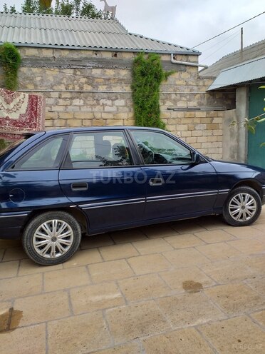 Opel Astra 1994, 355,000 km - 1.8 l - Şirvan