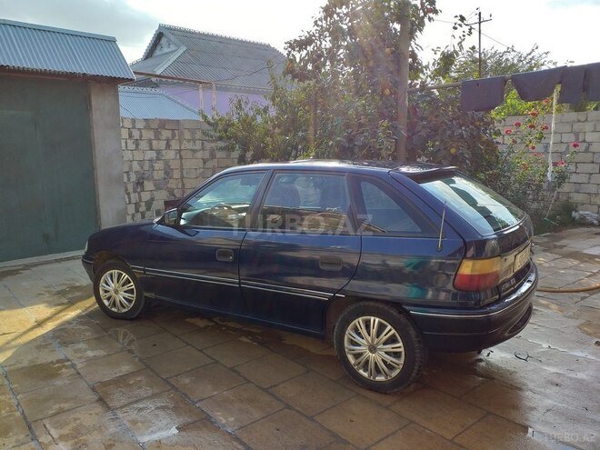 Opel Astra 1994, 355,000 km - 1.8 l - Şirvan