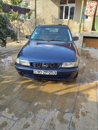 Opel Astra 1994, 355,000 km - 1.8 l - Şirvan