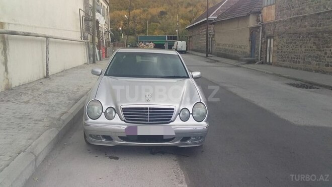 Mercedes E 220 2001, 180,000 km - 2.2 l - Şəki