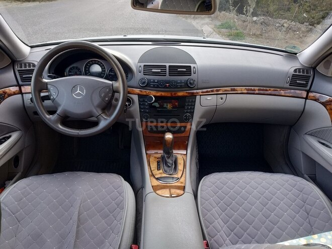 Mercedes E 220 2005, 319,500 km - 2.2 л - Bakı