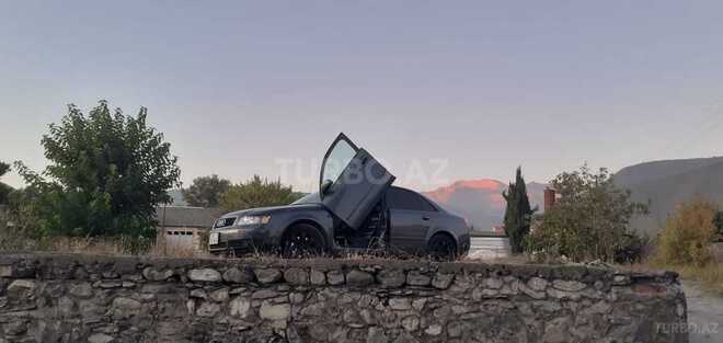 Audi A4 2003, 330,000 km - 1.8 l - Şəki