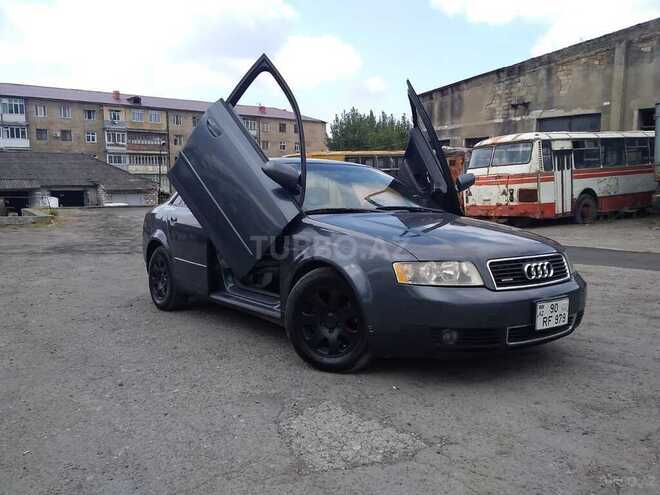 Audi A4 2003, 330,000 km - 1.8 l - Şəki
