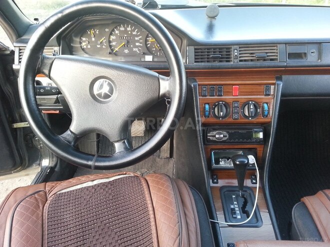 Mercedes E 300 1992, 362,000 km - 3.0 л - Qusar