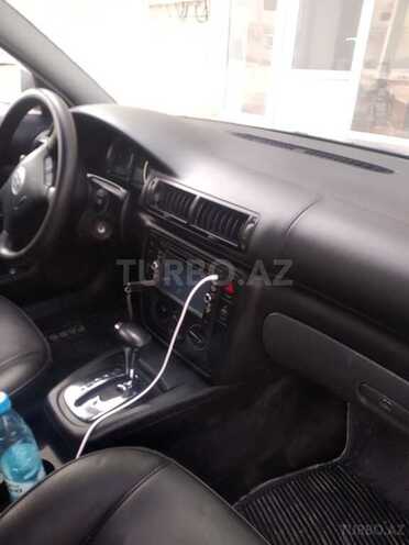 Volkswagen Passat 2002, 200,000 km - 1.8 l - Salyan