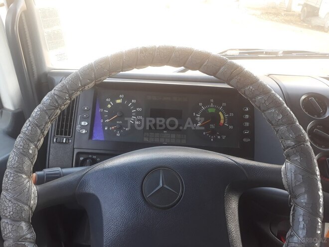 Mercedes  2003, 725,000 km - 4.5 l - Qusar