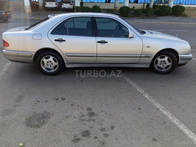 Mercedes E 200 1999, 365,000 km - 2.2 l - Bakı