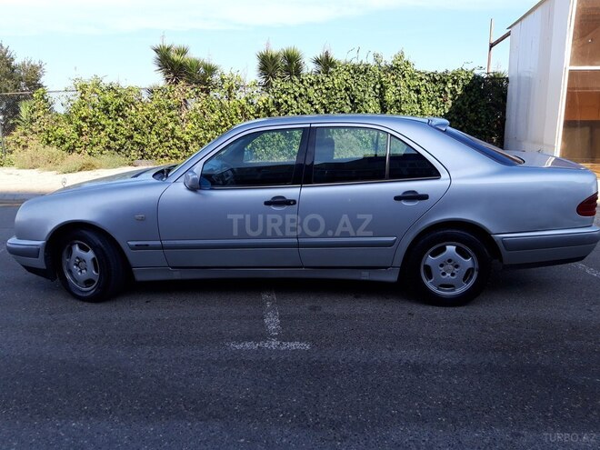 Mercedes E 200 1999, 365,000 km - 2.2 l - Bakı