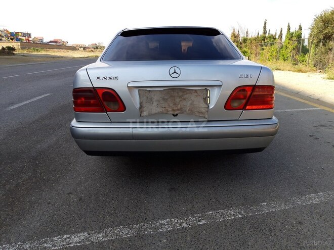 Mercedes E 200 1999, 365,000 km - 2.2 l - Bakı