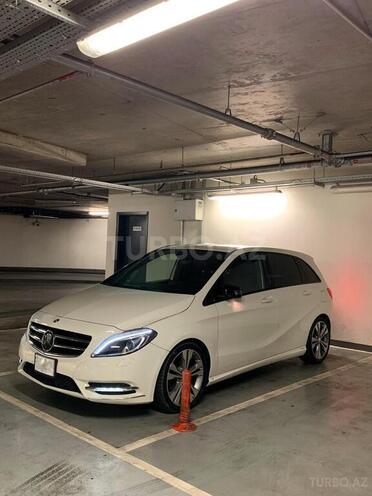 Mercedes B 180 2012, 80,000 km - 1.6 л - Bakı