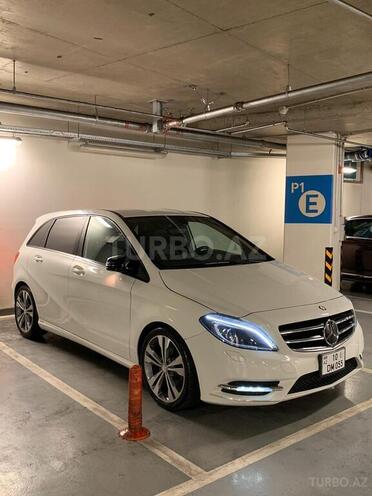 Mercedes B 180 2012, 80,000 km - 1.6 л - Bakı