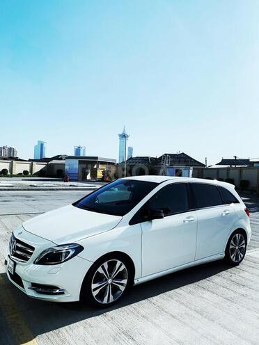 Mercedes B 180 2012, 80,000 km - 1.6 л - Bakı