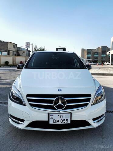 Mercedes B 180 2012, 80,000 km - 1.6 л - Bakı