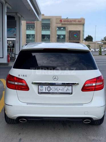 Mercedes B 180 2012, 80,000 km - 1.6 л - Bakı
