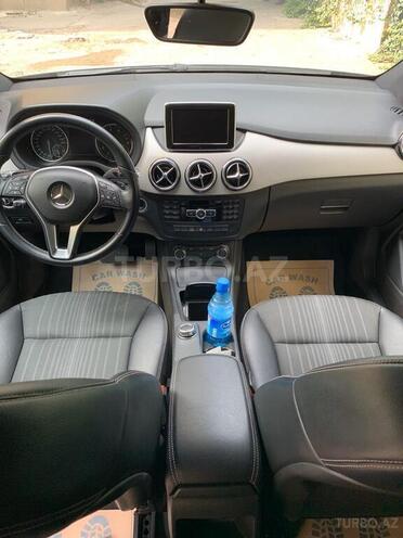 Mercedes B 180 2012, 80,000 km - 1.6 л - Bakı