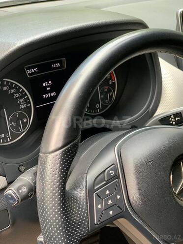 Mercedes B 180 2012, 80,000 km - 1.6 л - Bakı