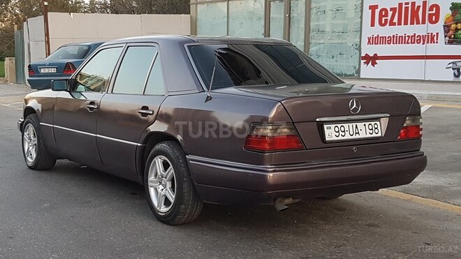 Mercedes E 220 1994, 400,000 km - 2.2 l - Bakı