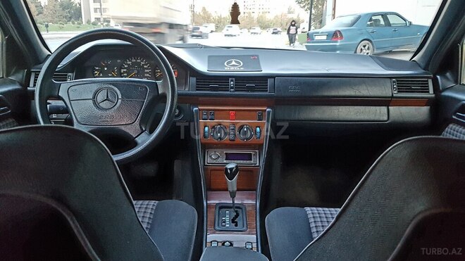Mercedes E 220 1994, 400,000 km - 2.2 l - Bakı