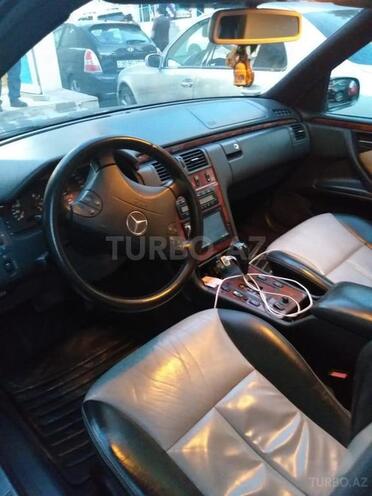 Mercedes E 270 2001, 380,000 km - 2.7 l - Bakı