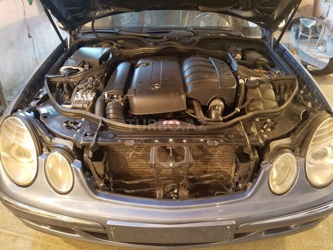 Mercedes E 220 2002, 260,000 km - 2.2 l - Sumqayıt