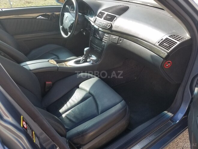 Mercedes E 220 2002, 260,000 km - 2.2 l - Sumqayıt