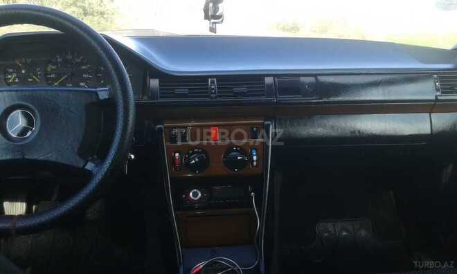 Mercedes E 200 1989, 550,000 km - 2.0 l - Beyləqan