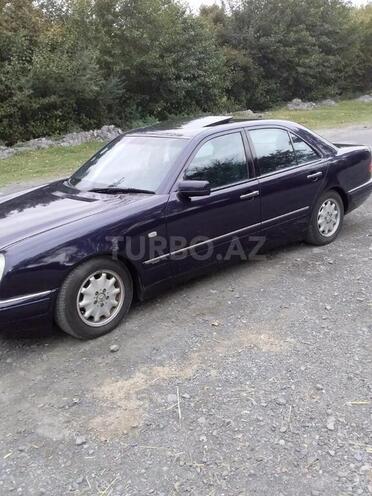 Mercedes E 200 1997, 280,000 km - 2.0 l - Qax