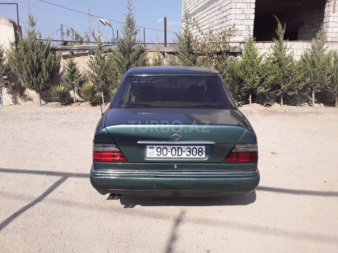Mercedes E 220 1993, 681,609 km - 2.2 l - Bakı