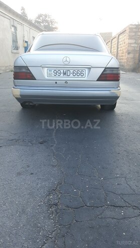 Mercedes E 320 1995, 352,000 km - 3.2 l - Bakı