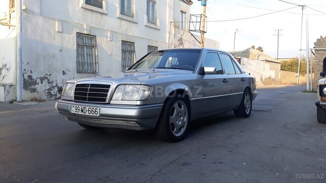 Mercedes E 320 1995, 352,000 km - 3.2 l - Bakı