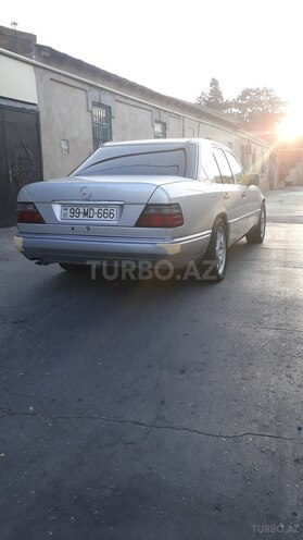 Mercedes E 320 1995, 352,000 km - 3.2 l - Bakı