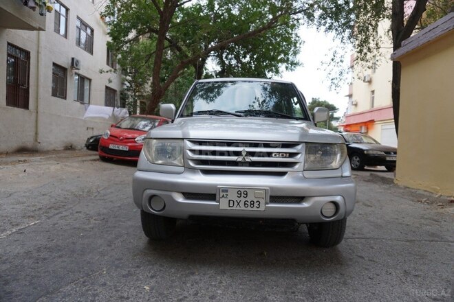 Mitsubishi Pajero io 2001, 256,950 km - 2.0 л - Bakı