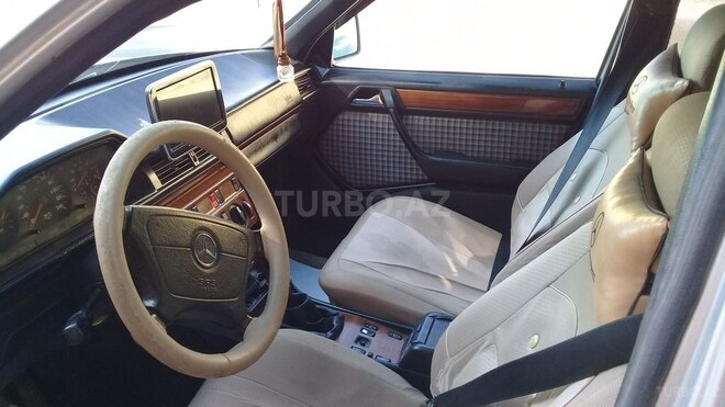 Mercedes E 220 1994, 369,000 km - 2.2 l - Bakı