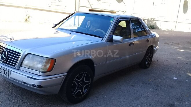Mercedes E 220 1994, 369,000 km - 2.2 l - Bakı