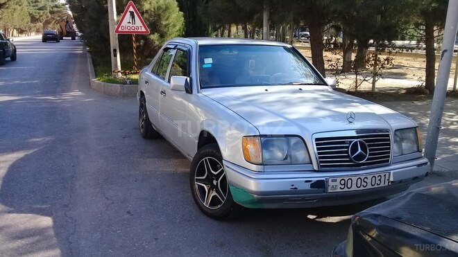 Mercedes E 220 1994, 369,000 km - 2.2 l - Bakı
