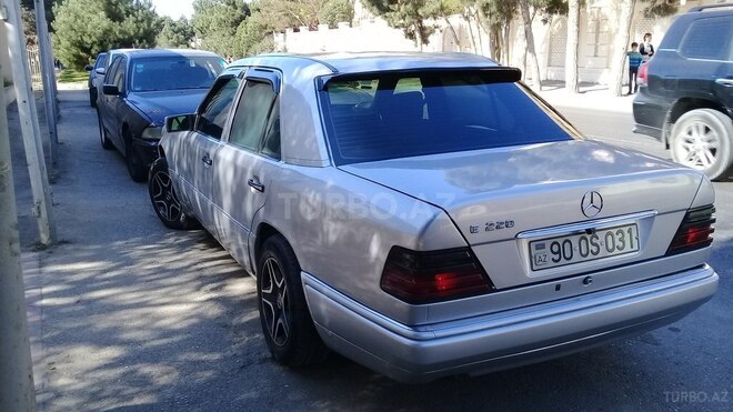 Mercedes E 220 1994, 369,000 km - 2.2 l - Bakı