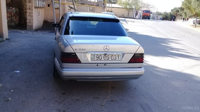 Mercedes E 220 1994, 369,000 km - 2.2 l - Bakı