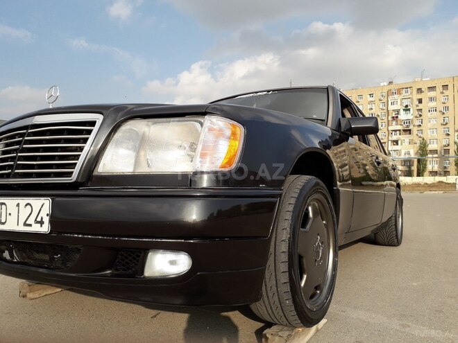Mercedes E 250 1993, 702,000 km - 2.5 l - Bakı