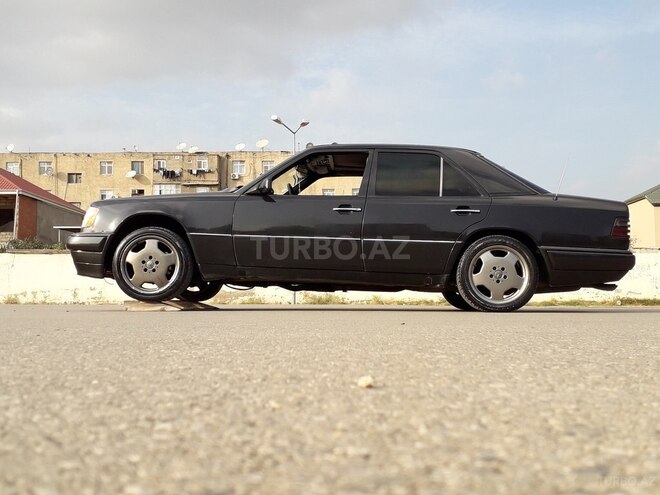 Mercedes E 250 1993, 702,000 km - 2.5 l - Bakı