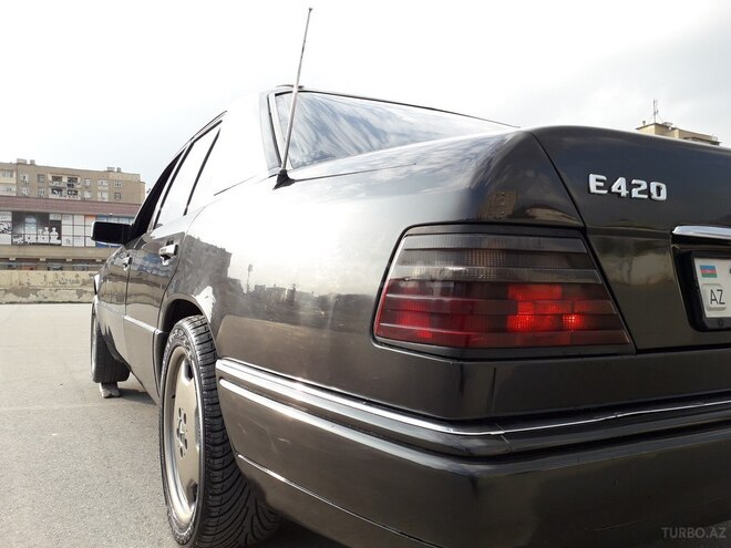 Mercedes E 250 1993, 702,000 km - 2.5 l - Bakı