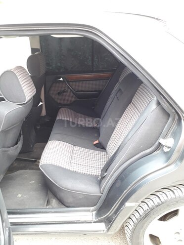 Mercedes E 250 1993, 702,000 km - 2.5 l - Bakı