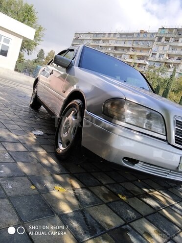 Mercedes C 220 1995, 285,500 km - 2.2 l - Bakı