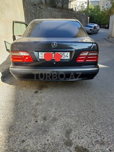 Mercedes E 240 2001, 273,000 km - 2.4 l - Bakı