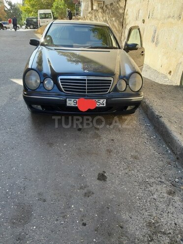 Mercedes E 240 2001, 273,000 km - 2.4 l - Bakı